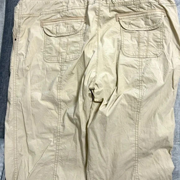 Khakis & Company capri pants. - Picture 2 of 3